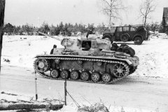 Panzer_III_Ausf_J_12_Panzerdivision_winter_camo_2