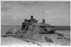 Panzer_III_DAK_tank_photo