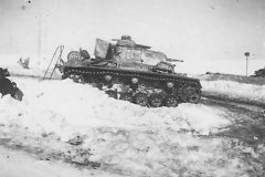 Panzer_III_Panzer_Gruppe_Kleist_winter_1941_Russia