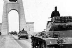 Panzer_III_of_the_Afrika_Korps_1