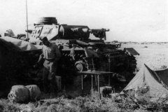 Panzer_III_of_the_Afrikakorps