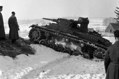 Panzer_III_tank_during_field_trials