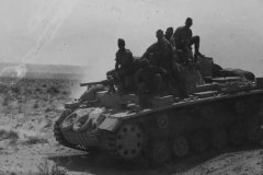 Panzer_III_tank_of_the_Deutsches_Afrikakorps_DAK