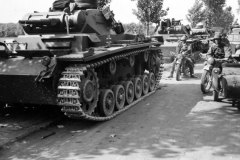 Panzer_III_tanks_France_1940