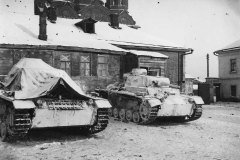 Panzer_III_tanks_Russia_winter