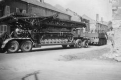 Bridgelayer_Bruckenleger_IV_on_trailer