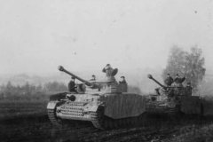 German_tanks_Panzer_IV_with_schurzen_