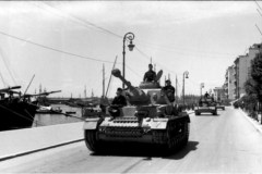 Griechenland_Panzer_IV_in_Hafenstadt