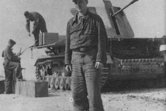 Mobelwagen_3.7_cm_FlaK_auf_Fahrgestell_Panzerkampfwagen_IV_sf_Panzer_IV