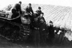 Panzer_4_with_Ostketten_tracks
