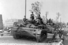 Panzer_IV_12_Panzer_Division_Russia_Tichwin1942
