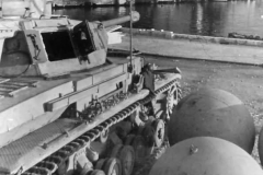 Panzer_IV_1942_French_Fleet_scuttle_in_Toulon