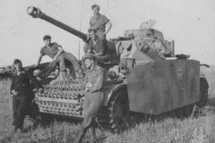 Panzer_IV_Ausf_G_155_schurzen_Kursk_July_1943