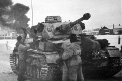 Panzer_IV_Ausf_G_Winterketten_Ostfront_1943
