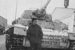 Panzer_IV_Ausf_G_with_winterketten