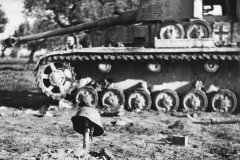 Panzer_IV_Ausf_H_16_Panzer_Division_near_Termoli_1943
