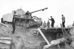 Panzer_IV_Ausf_H_Tank_Eastern_Front_1943