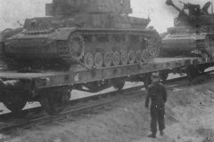 Panzer_IV_Ausf_H_number_514_rail_transport_Holland_1944