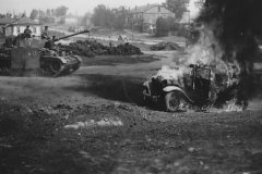 Panzer_IV_and_burning_truck