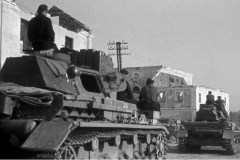 Panzer_IV_auf_dem_Weg_zum_Angriff