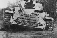 Panzer_IV_ausf_G_front_view_tank_ww2