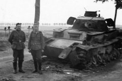 knocked_out_tank_Panzer_IV
