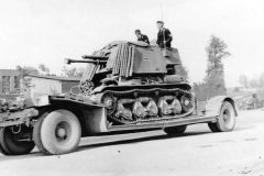 4.7cmt_Panzerjager_auf_35Rf_on_trailer