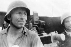 Panzerjager_I_and_its_crew_interior