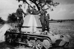 Panzerjager_Panzer_I_mit_47_cm_PAK