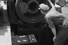 24_cm_Theodor_Bruno_rail_gun__aug44_2
