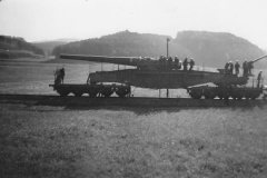 28_cm_Schwere_Bruno_german_railway_gun