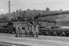 Eisenbahngeschutz_28_cm_Schwere_Bruno_railway_gun_France