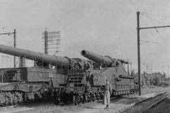 French_railway_guns_340mm_Mle_1912_Schneider_and_320mm_Mle_1870_1940