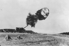 German_24_cm_in_Action_against_British_Convoy_1940