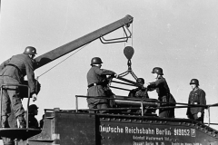 German_24cm_Theodor_rail_gun_2