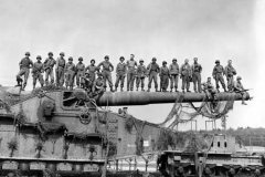 ex_French_274_cm_K.E_592f_German_Railroad_Gun_Captured_at_Rentwertshausen_1945