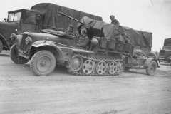 2cm_FlaK_auf_Fahrgestell_Zugkraftwagen_1t_Sd.Kfz_.10