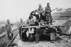 Sd.Kfz_.10_4_June_1940_Huy_Belgium