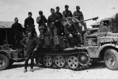Sd.Kfz_.10_4_with_trailer