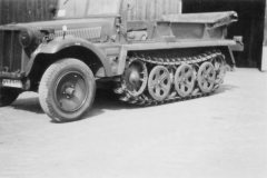 Sd.Kfz_.10_Demag_D7