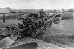 SdKfz_10_4_with_Sd_Ah_51