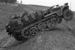 SdKfz_10_4_without_Flak_gun