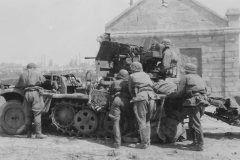 Sd_Kfz_10_4_flak_in_combat