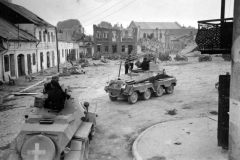 Sdkfz_232_8-Rad_and_SdKfz_231_6-Rad_Przemysl_Poland_1939