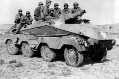 US_Soldiers_in_Captured_German_SdKfz_233_Stummel