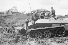 SdKfz_250_Ausf_A_in_mud