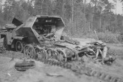 Destroyed_german_half_track_SdKfz_251