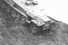 SdKfz_251-1_Ausf_C_side