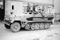 SdKfz_251-3_Ausf_B_Funkpanzerwagen