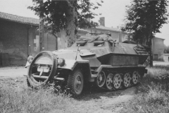 SdKfz_251_Ausf_B_France_